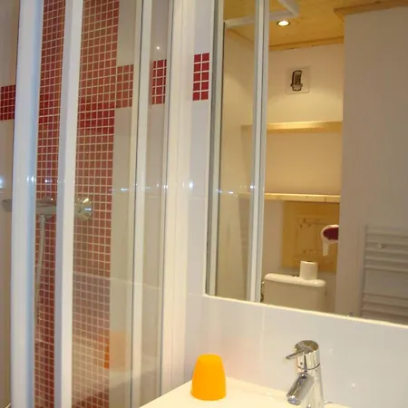 Apartment Spacieux Pour 6 Pers A Avec Balcon Et Vue Sur Les Pistes - Fr-1-355-66 Meribel