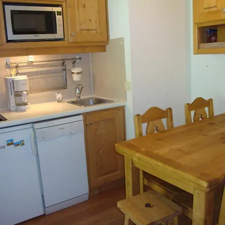Spacieux Pour 6 Pers A Avec Balcon Et Vue Sur Les Pistes - Fr-1-355-66 Apartment *