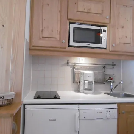 Apartment Spacieux Pour 6 Pers A Avec Balcon Et Vue Sur Les Pistes - Fr-1-355-66 Meribel