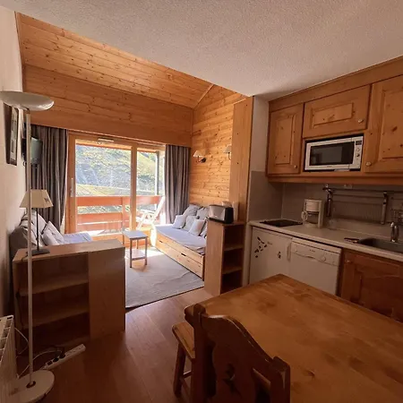 Spacieux Pour 6 Pers A Avec Balcon Et Vue Sur Les Pistes - Fr-1-355-66 * Meribel